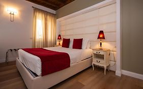 Town House Spagna- Luxury Rooms With Jacuzzi Bath